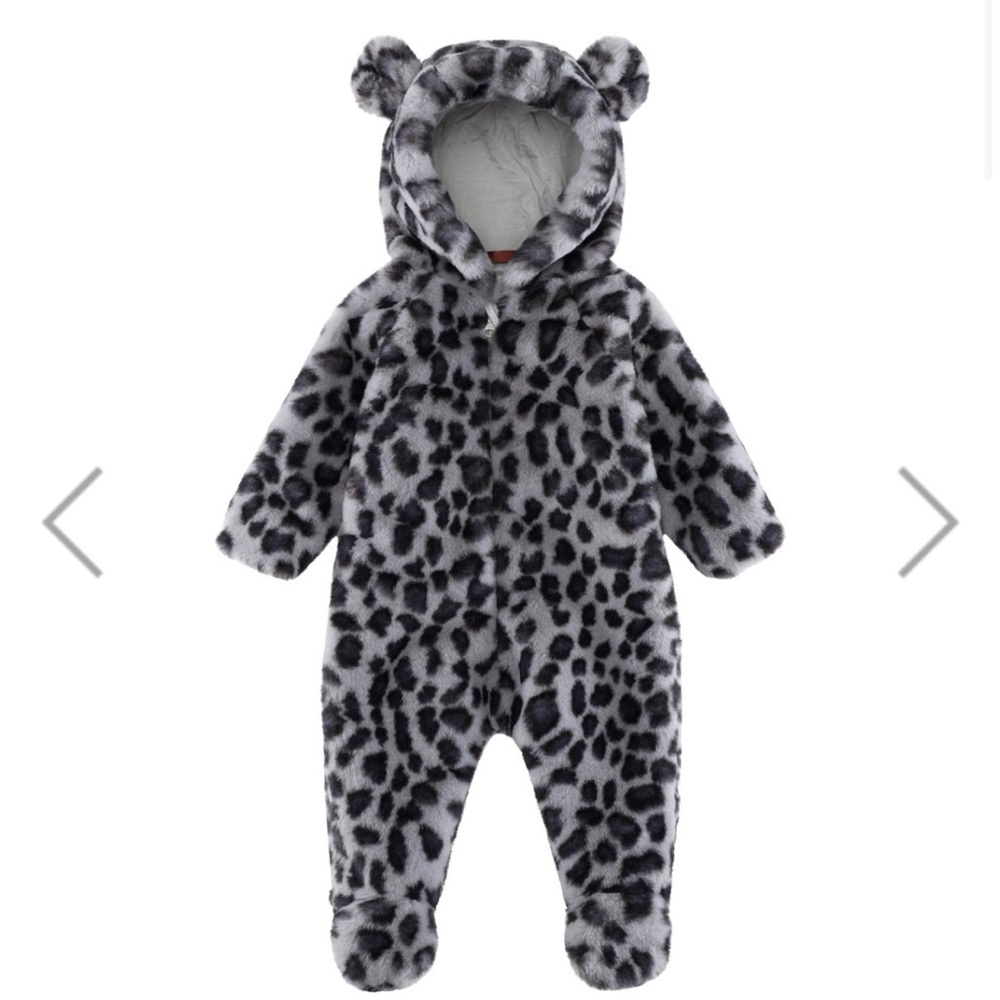 LIKE NEW MOLO - Snowy Leo Faux Fur - Baby leopard fur suit
